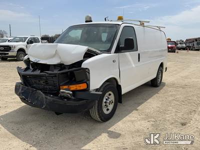 GMC Savana G3500 Cargo Van