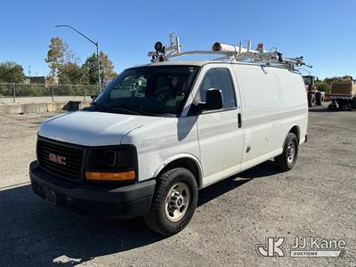 GMC Savana G3500 Cargo Van