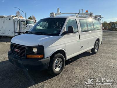 GMC Savana G3500 Cargo Van