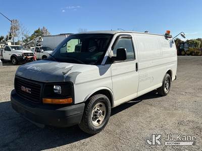 GMC Savana G3500 Cargo Van