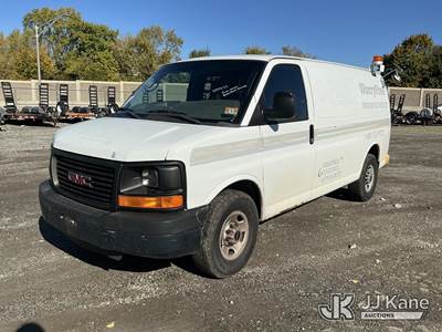 GMC Savana G3500 Cargo Van