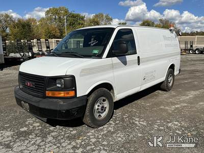 GMC Savana G3500 Cargo Van
