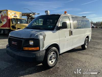 2009 GMC Savana G3500 Cargo Window Van