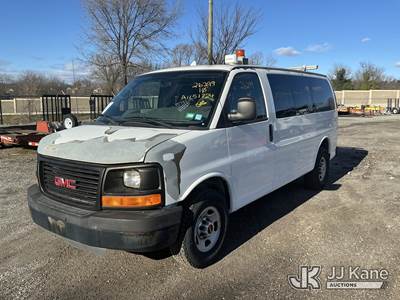 2010 GMC Savana G3500 Cargo Window Van