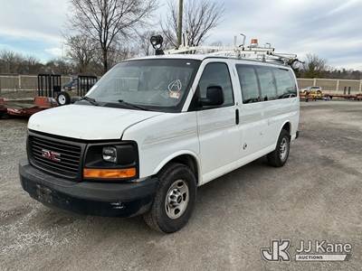 2013 GMC Savana G3500 Cargo Window Van