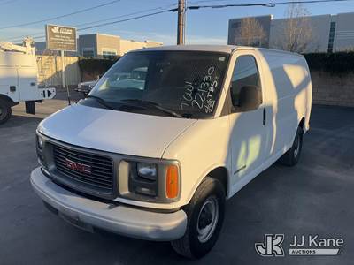 2002 GMC Savana G3500 Cargo Van