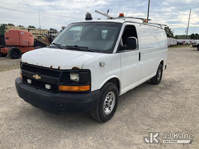 2013 GMC Savana G3500 Cargo Van