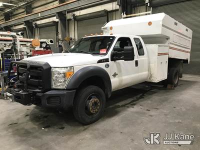 2016 Ford F550 4x4 Extended-Cab Chipper Dump Truck