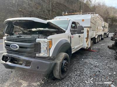 2017 Ford F-550 Chipper Dump Truck