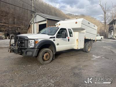 2015 Ford F550 4x4 Extended-Cab Chipper Dump Truck