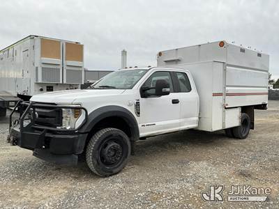 2018 Ford F550 4X4 Extended-Cab Chipper Dump Truck