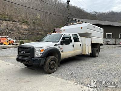 2015 Ford F550 4x4 Crew-Cab Chipper Dump Truck