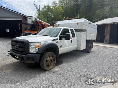 2015 Ford F-550 Extended-Cab Chipper Dump Truck