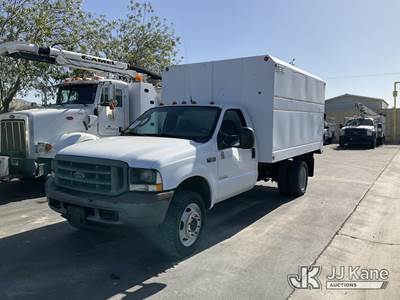 2004 Ford F-550 Regular Cab DRW Chipper Dump Truck
