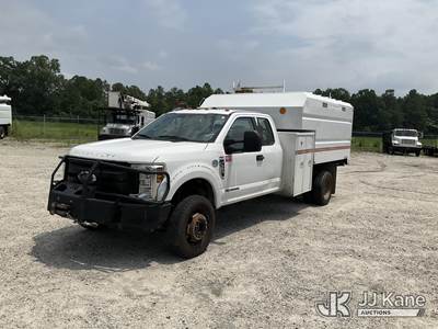 2018 Ford F550 4x4 Extended-Cab Chipper Dump Truck