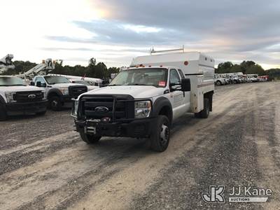 2013 Ford F-550 SuperCab DRW Extended-Cab Chipper Dump Truck