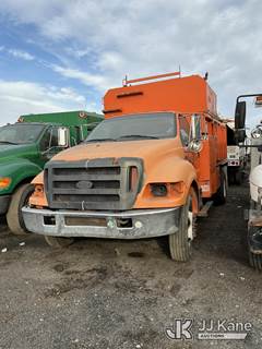 2004 Ford F-650 Chipper Dump Truck