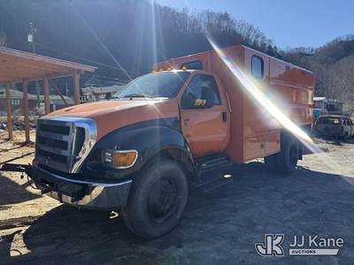 2015 Ford F-650 Chipper Dump Truck
