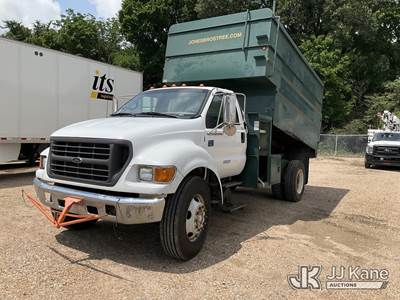 2000 Ford F-650 Chipper Dump Truck