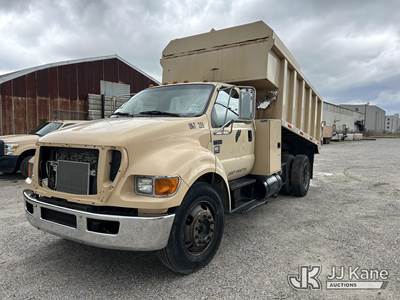 2005 Ford F-650 Chipper Dump Truck