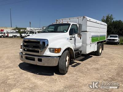 2007 Ford F-650 Regular Cab DRW Chipper Dump Truck