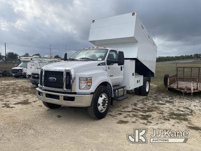 Ford F-750 Chipper Truck