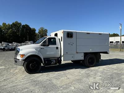 Ford F-750 Chipper Truck