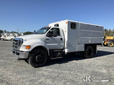 Ford F-750 Chipper Truck