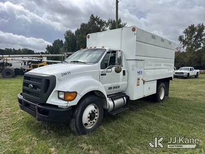 Ford F-750 Chipper Truck