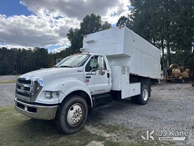 Ford F-750 Chipper Truck