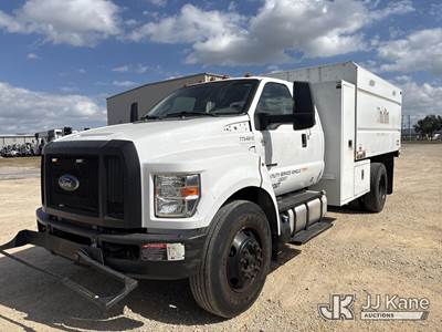 2016 Ford F-750 SuperCab 2WD DRW Chipper Dump Truck