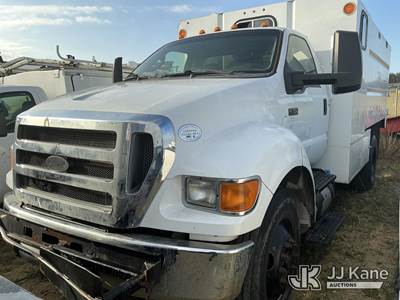2015 Ford F-750 Chipper Dump Truck