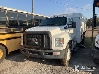 2016 Ford F-750 SuperCab 2WD DRW Extended-Cab Chipper Dump Truck