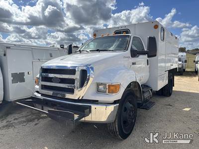 2015 Ford F-750 Regular Cab DRW Chipper Dump Truck