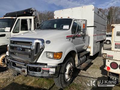 2015 Ford F-750 Extended-Cab Chipper Dump Truck