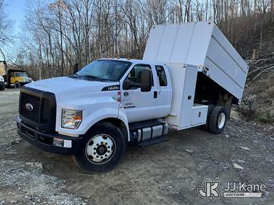 2019 Ford F-750 Extended-Cab Chipper Dump Truck