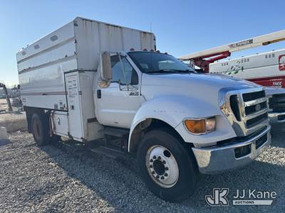 2015 Ford F-750 Chipper Dump Truck