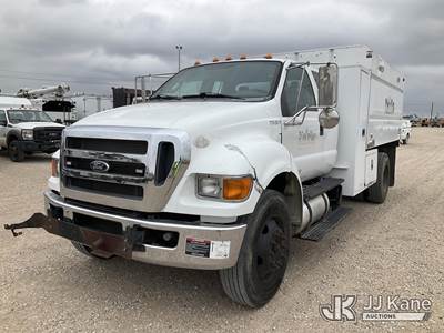 2015 Ford F-750 Chipper Dump Truck