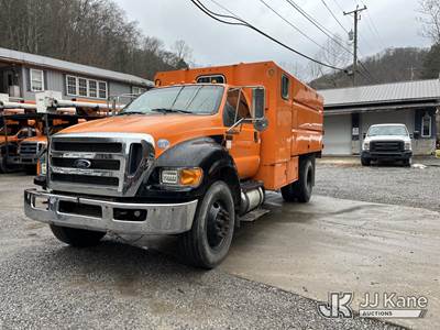 2015 Ford F-750 Chipper Dump Truck
