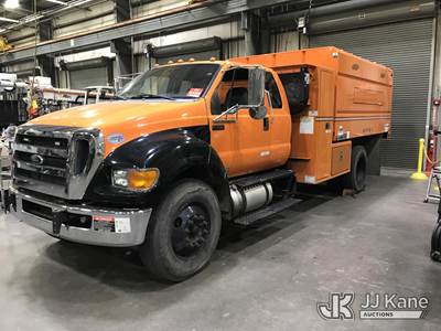 2015 Ford F-750 Extended-Cab Chipper Dump Truck