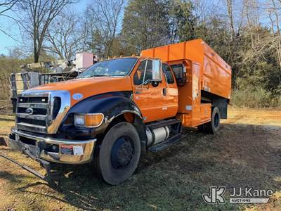 2015 Ford F-750 Extended-Cab Chipper Dump Truck