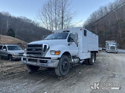 2013 Ford F-750 Chipper Dump Truck