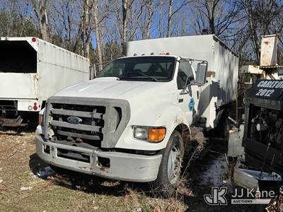 2004 Ford F-750 Chipper Dump Truck