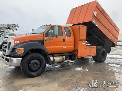 2015 Ford F750 Extended-Cab Chipper Dump Truck
