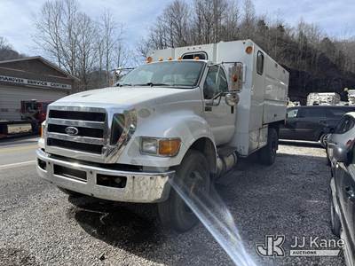 2011 Ford F-750 Chipper Dump Truck