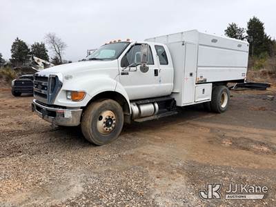 2015 Ford F750 Extended-Cab Chipper Dump Truck