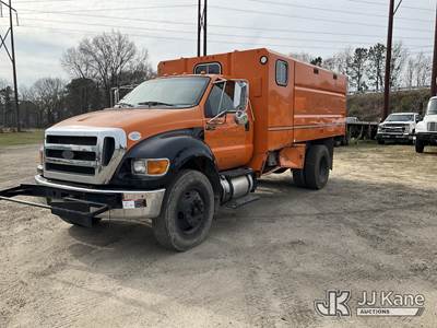 2013 Ford F-750 Chipper Dump Truck