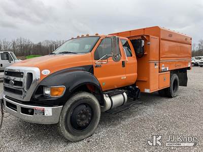 2015 Ford F-750 Extended-Cab Chipper Dump Truck