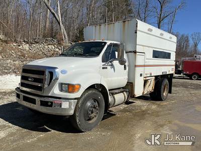 2015 Ford F-750 Chipper Dump Truck