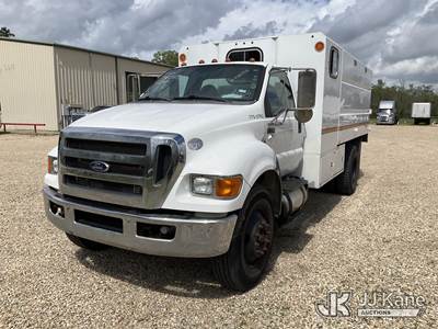 2015 Ford F-750 Regular Cab 2WD DRW Chipper Dump Truck